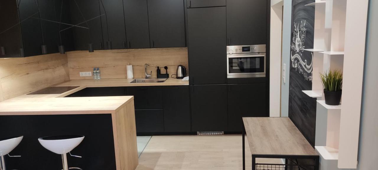 Be My Guest- Fontany Luxury Apartment Metro Wi-Fi Free Parking Zone 바르샤바 외부 사진
