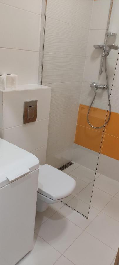 Be My Guest- Fontany Luxury Apartment Metro Wi-Fi Free Parking Zone 바르샤바 외부 사진